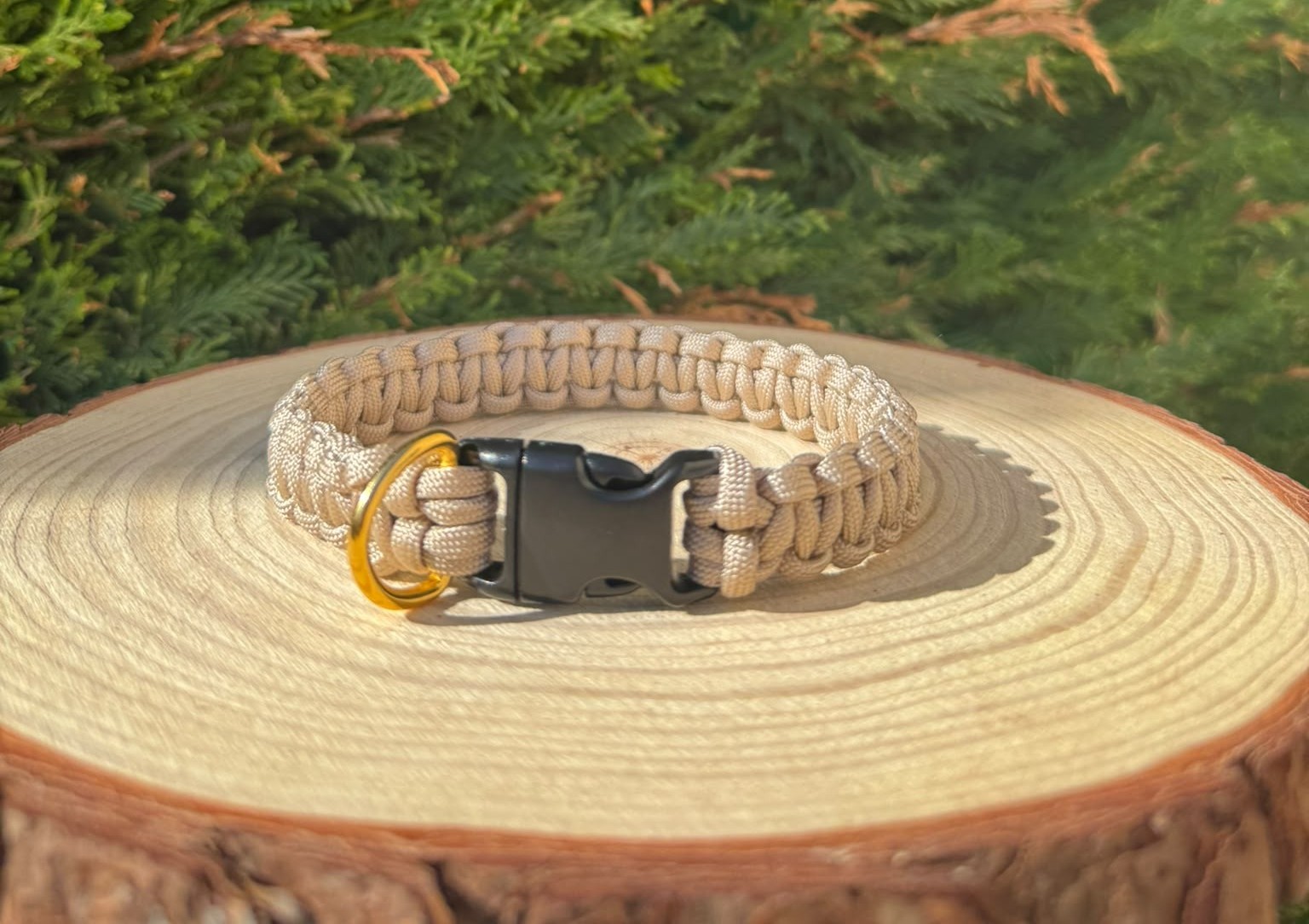 Collier en paracorde beige, vue de face